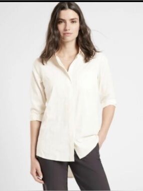 Athleta Urbanite Textured Top cream Button Down Shirt Size S